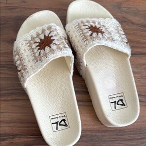 Dirty Laundry Cream and Brown Slippers with Star Design
